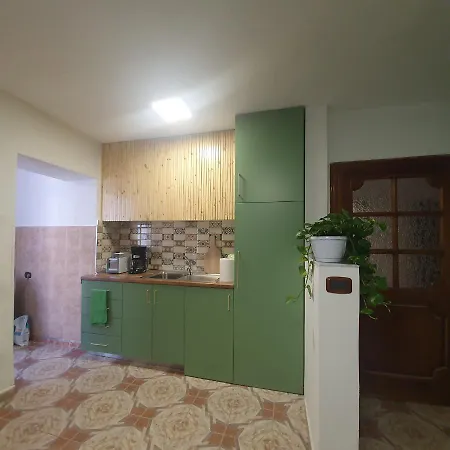 Away From Apartmán Shkodër